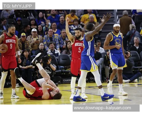 狄龙称全队信任布克队友进步速度超越灰熊火箭时期