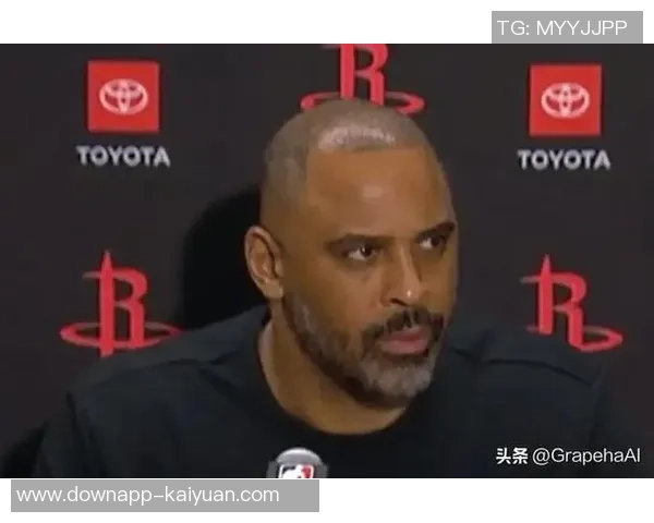 乌度卡谈下半场表现强调失误源于对持球人的夹击策略 乌度卡谈下半场表现强调失误源于对持球人的夹击策略